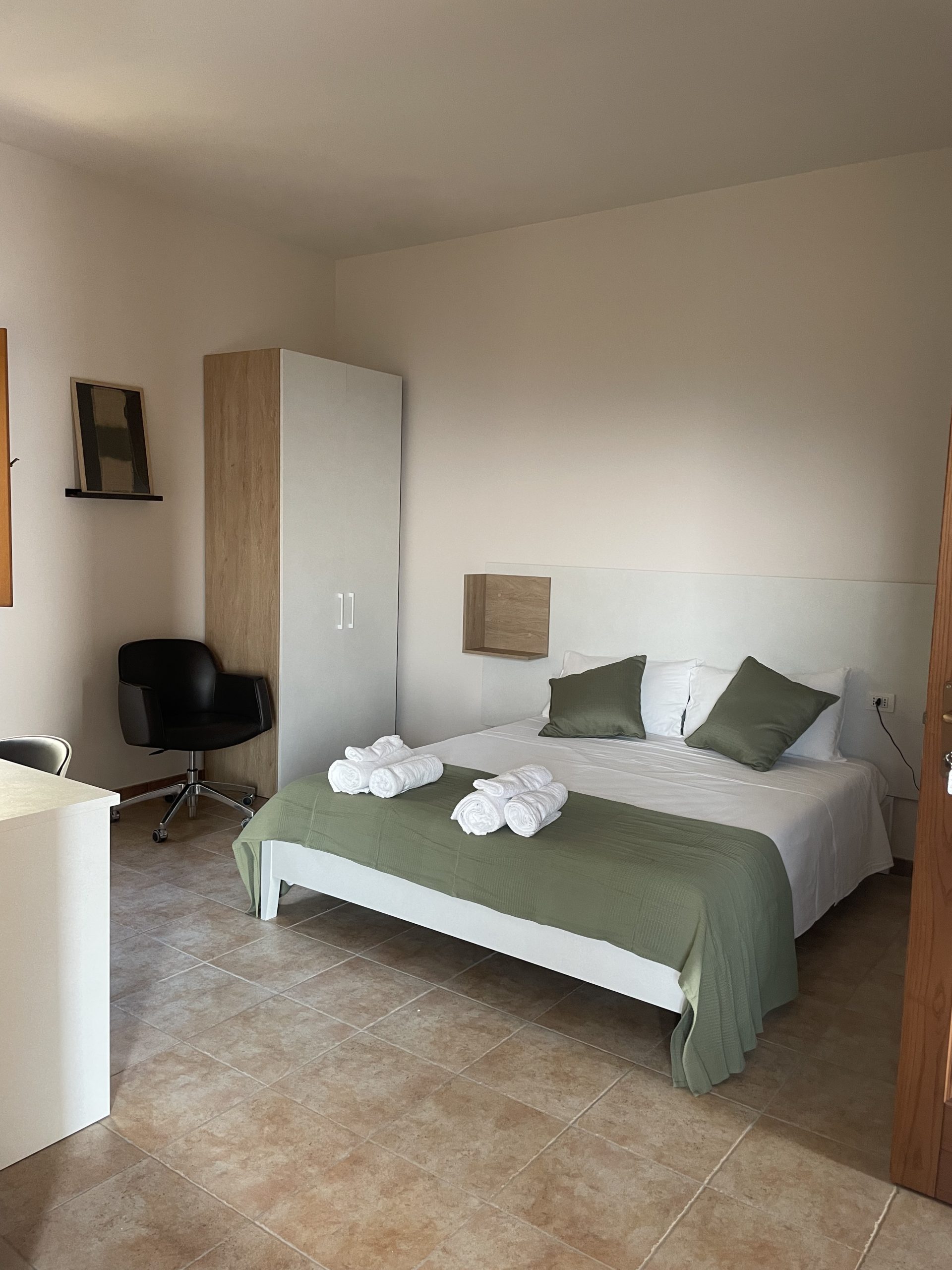 Single Room (Double Bed) — €70/nigh
